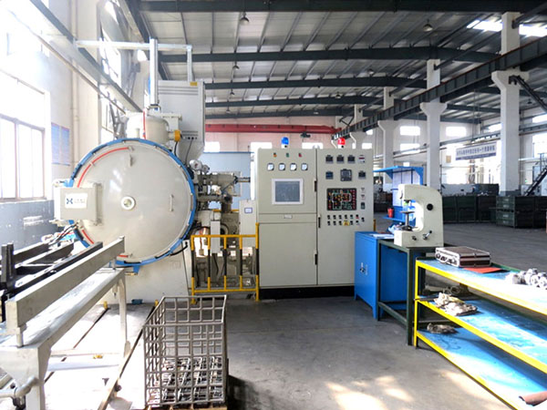 Vacuum quenching furnace